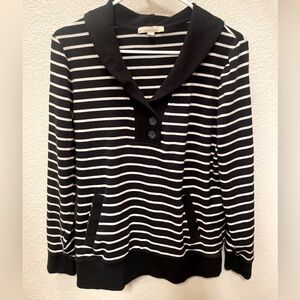 Banana Republic Black Cream  V-Neck Pullover